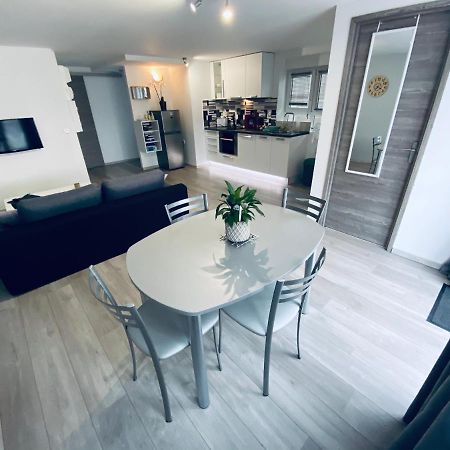 Toul Appartement Entier Avec Parking Prive Au Calme Cosy A Etage Avec Balcon Kültér fotó