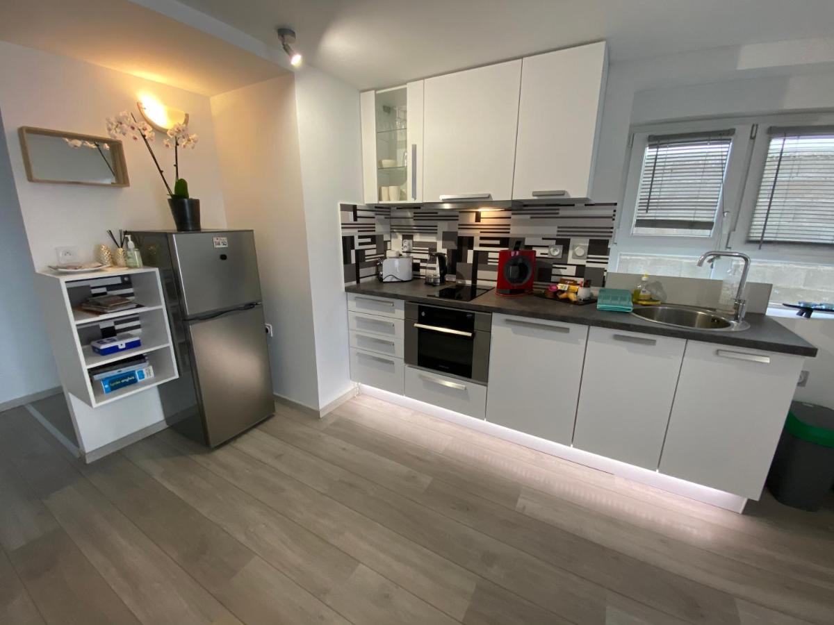 Toul Appartement Entier Avec Parking Prive Au Calme Cosy A Etage Avec Balcon Kültér fotó