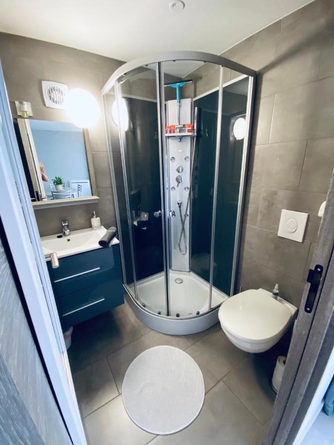 Toul Appartement Entier Avec Parking Prive Au Calme Cosy A Etage Avec Balcon Kültér fotó