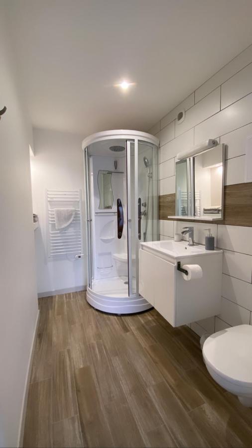 Toul Appartement Entier Avec Parking Prive Au Calme Cosy A Etage Avec Balcon Kültér fotó