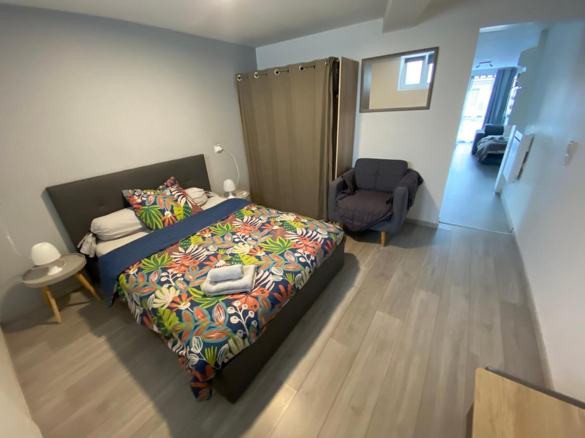 Toul Appartement Entier Avec Parking Prive Au Calme Cosy A Etage Avec Balcon Kültér fotó