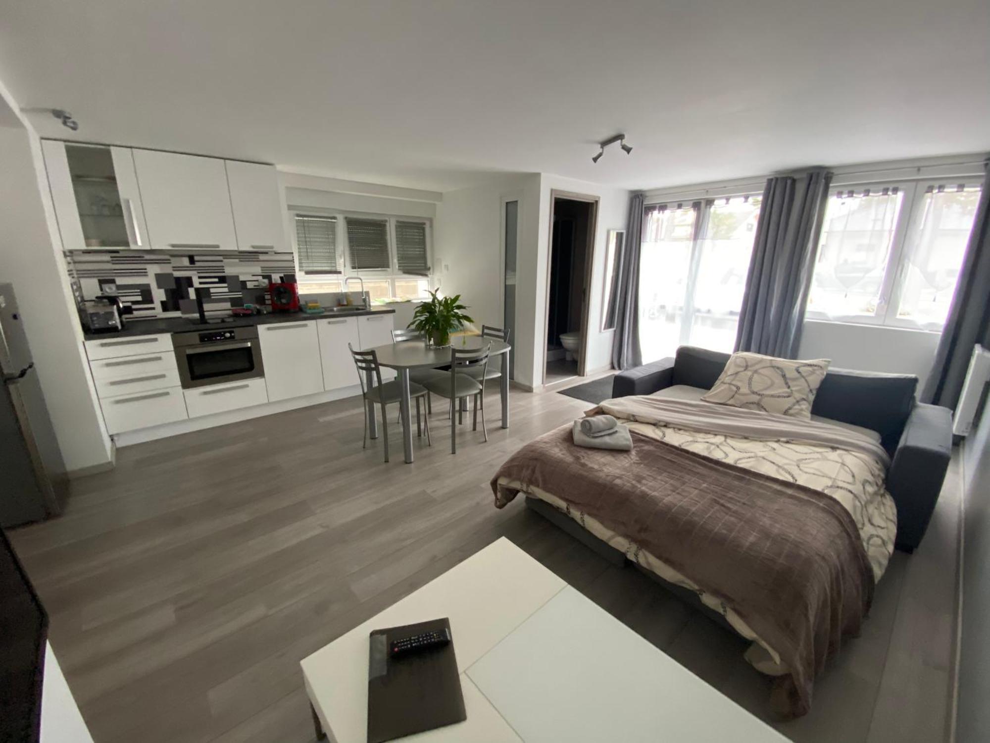 Toul Appartement Entier Avec Parking Prive Au Calme Cosy A Etage Avec Balcon Kültér fotó